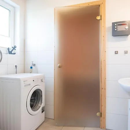Holiday home Seepark Seerose 3 *